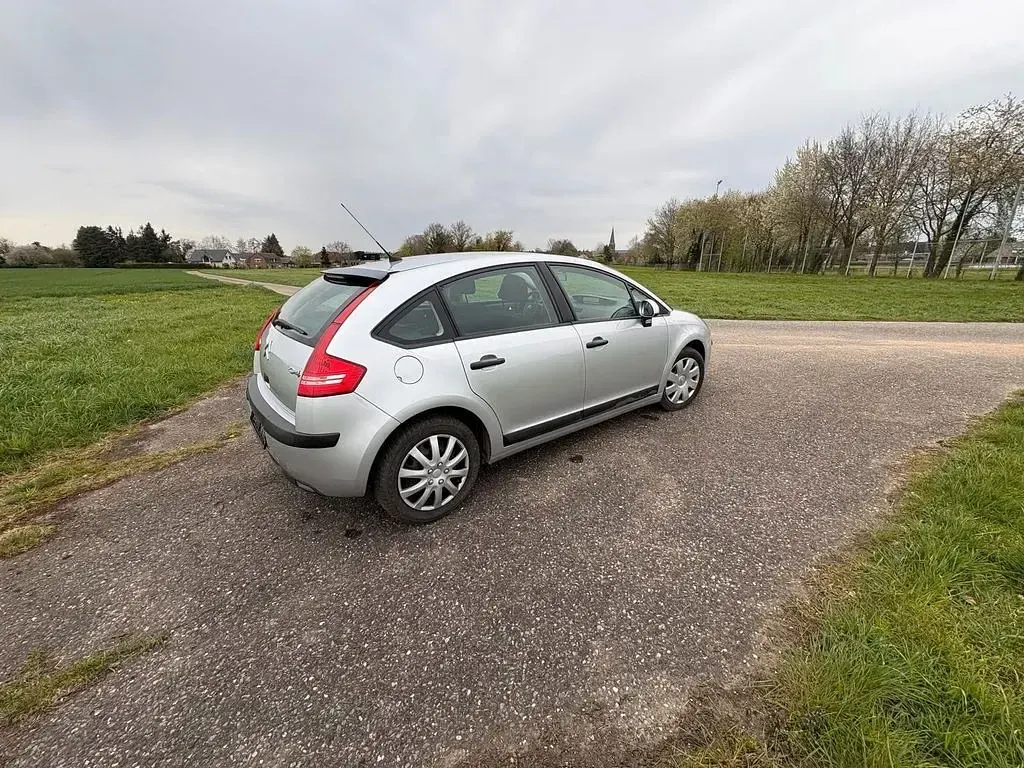 Gebraucht Citroën C4 Advance 88 PS (64 kW) 2005 Silber Limousine