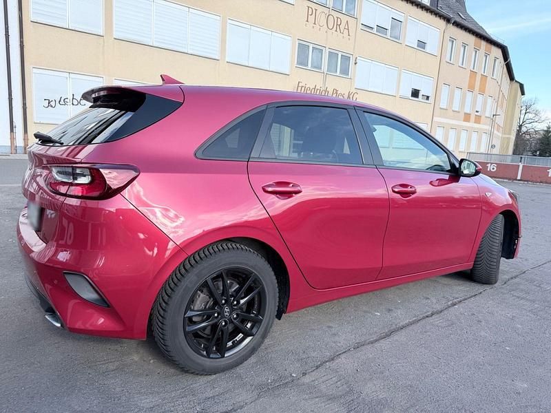 Gebraucht Kia Ceed Vision 101 PS (74 kW) 2022 Rot Kleinwagen
