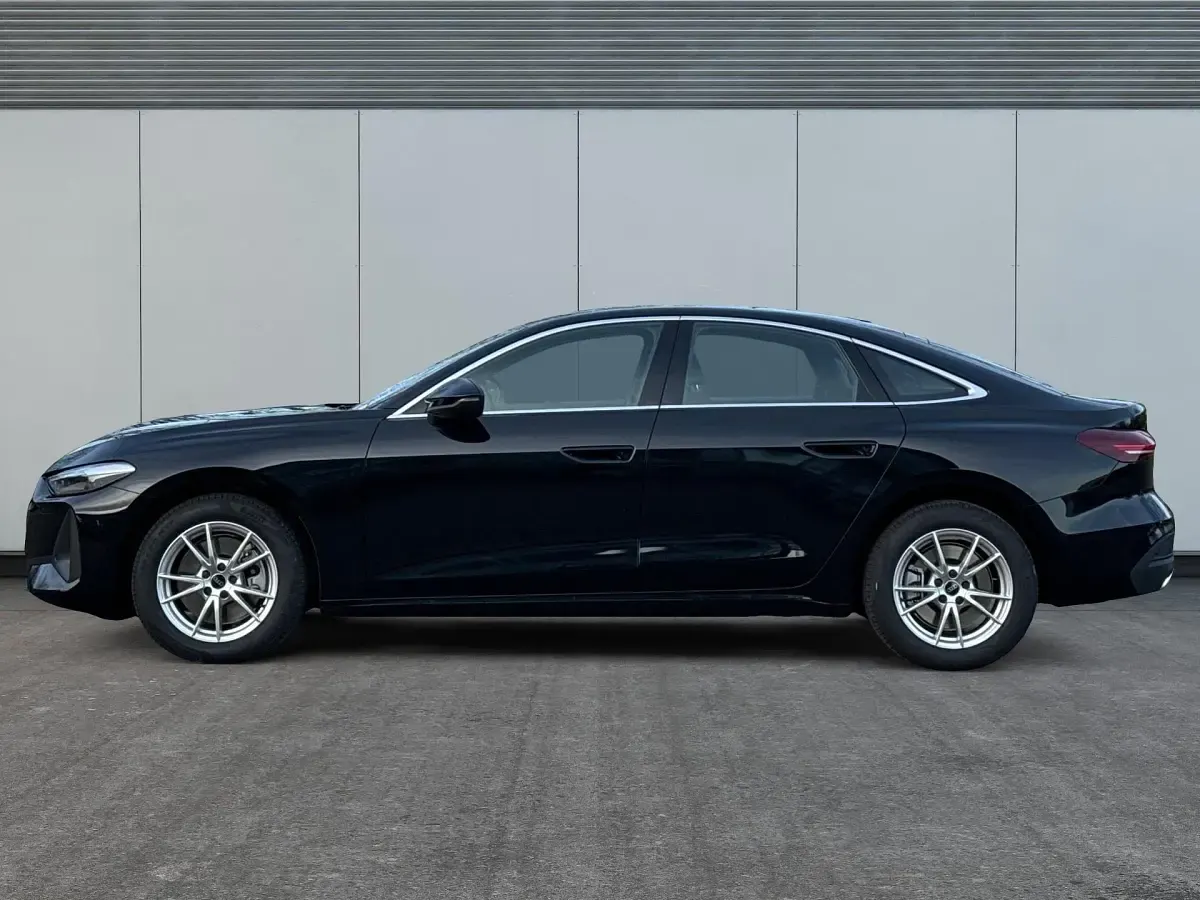 Neu Audi A5 Basis 204 PS (150 kW) 2025 Mythosschwarz metallic Coupé
