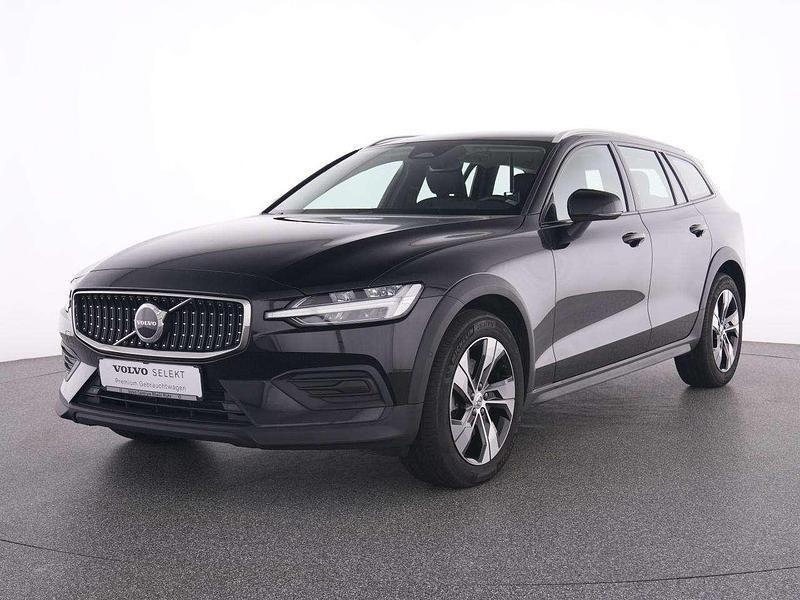 Gebraucht Volvo V60 CC Plus 197 PS (144 kW) 2023 Andere farbe Kombi