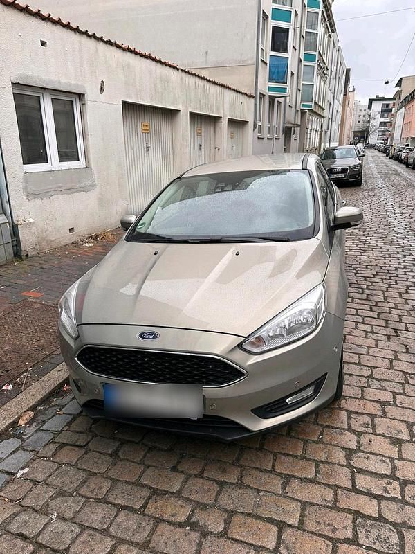 Gebraucht Ford Focus 100 PS (73 kW) 2016 Grau Kombi
