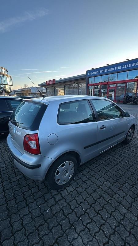 Gebraucht VW Polo 54 PS (39 kW) 2004 Silber Kleinwagen