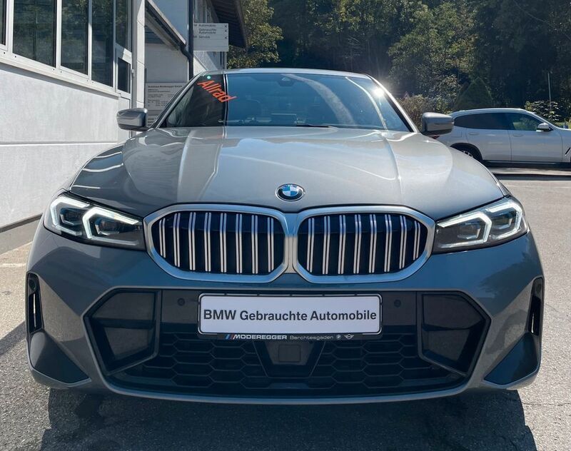Gebraucht BMW 320 M Sport 190 PS (139 kW) 2023 Skyscraper grau metallic Limousine