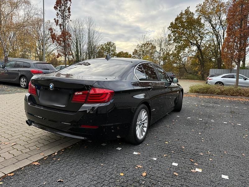 Gebraucht BMW 520 184 PS (135 kW) 2012 Schwarz Limousine