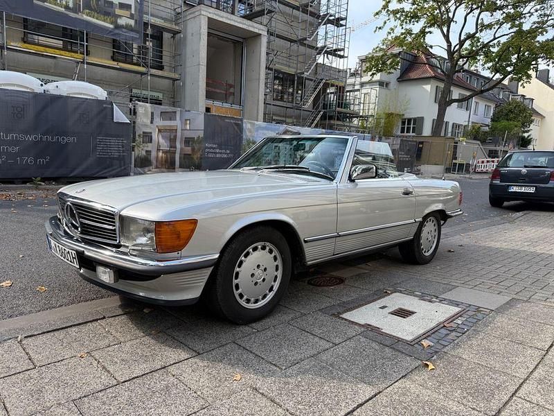 Silber Gebraucht 1986 Mercedes SL500 Cabrio | 45.000 € - Bild 1/4