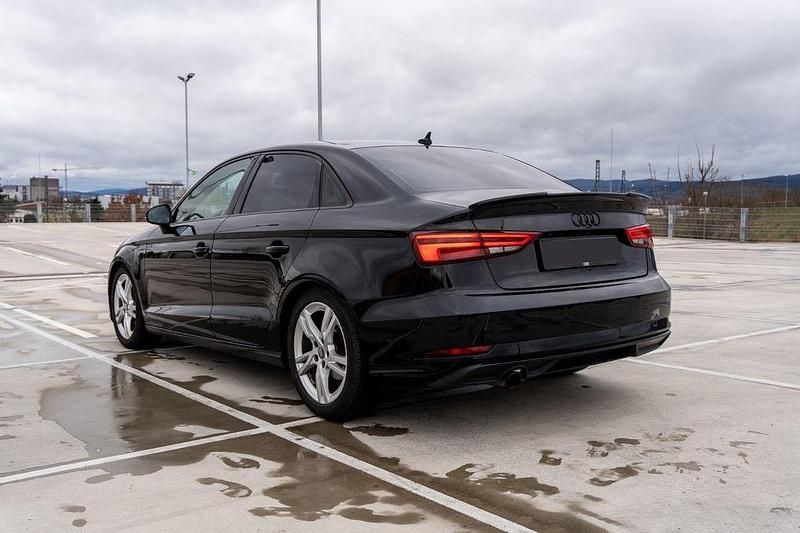 Gebraucht Audi A3 Sport 116 PS (85 kW) 2017 Schwarz Limousine