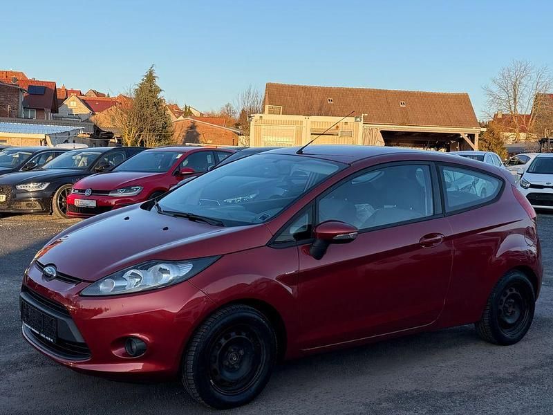 Gebraucht Ford Fiesta Trend 60 PS (44 kW) 2009 Rot Kleinwagen