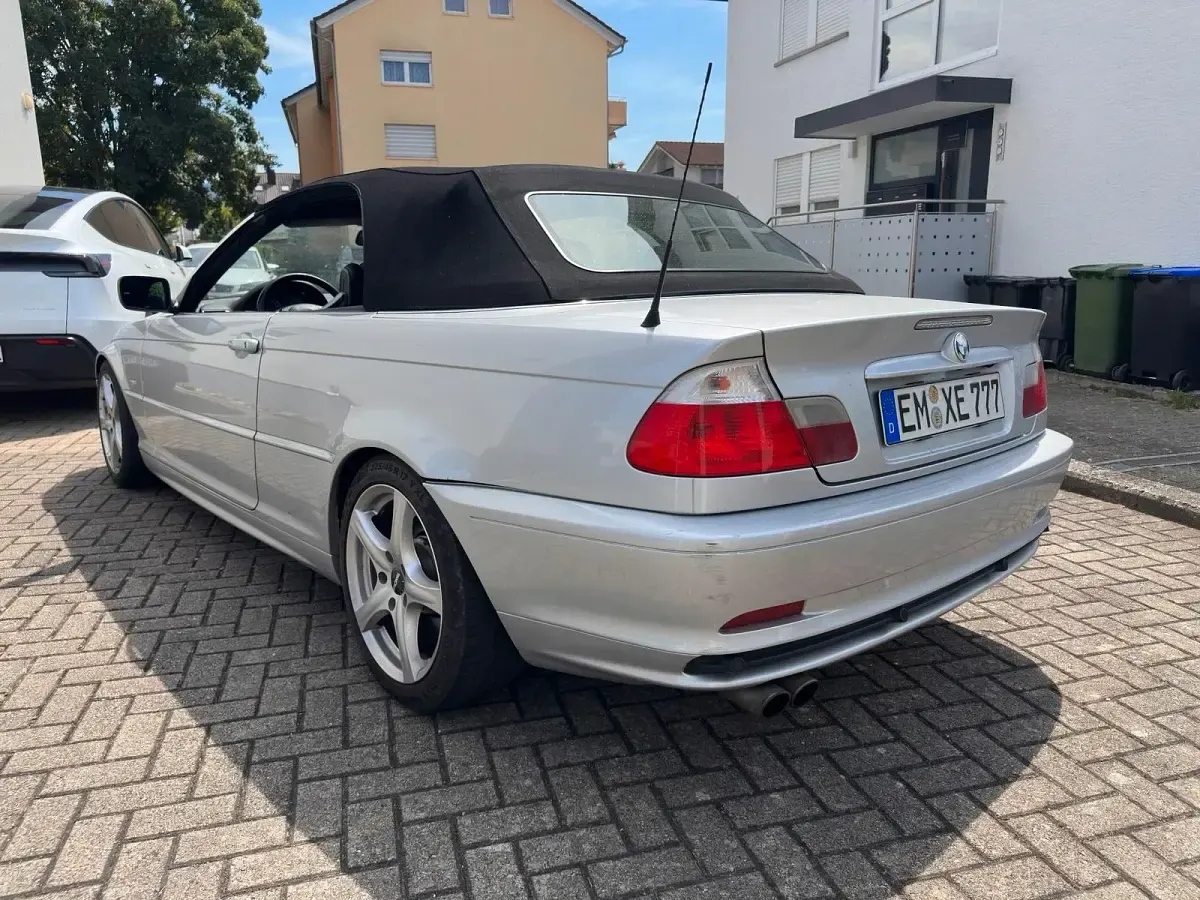 Gebraucht BMW 330 Cabriolet 231 PS (169 kW) 2002 Silber Cabrio