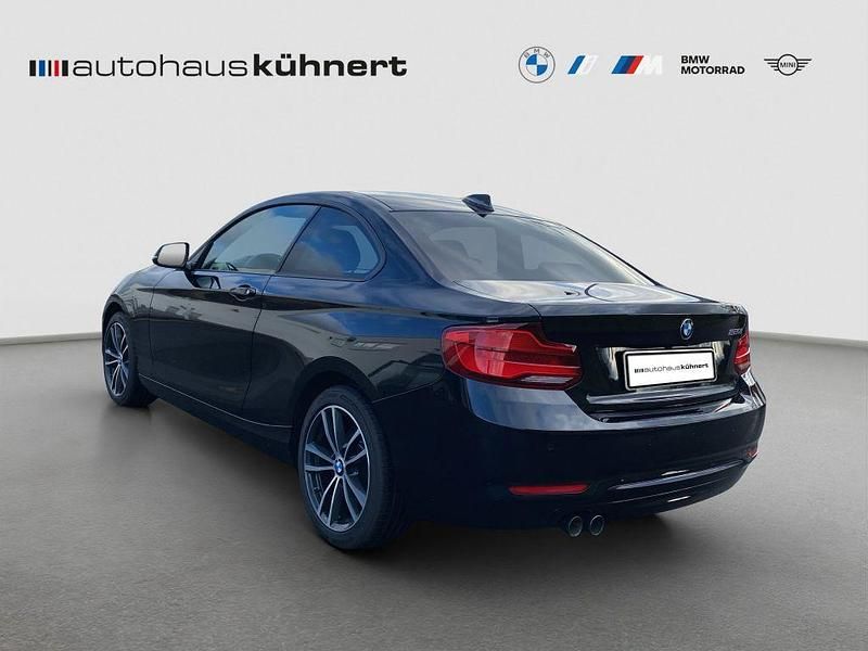 Gebraucht BMW 220 Sport Line 184 PS (135 kW) 2019 Black sapphire metallic Coupé