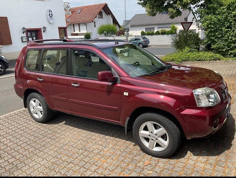 Rot Gebraucht 2003 Nissan X-Trail SUV | 6.899 € - Bild 1/4