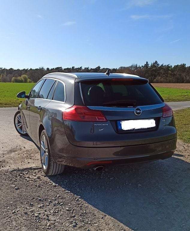 Second-hand Opel Insignia Edition 160 CP (117 kW) 2009 Gri Break