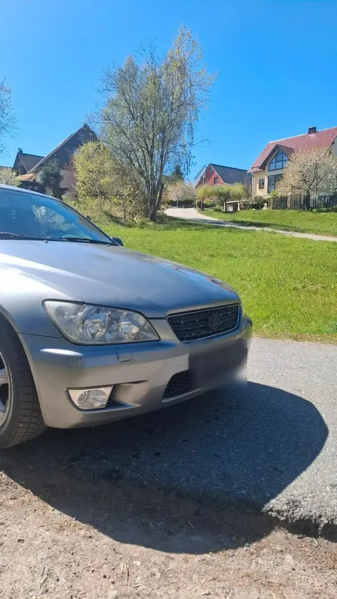 Second-hand Lexus IS200 155 CP (114 kW) 2004 Gri Berlinǎ