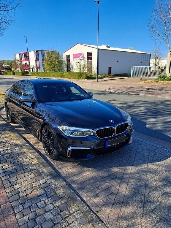 Schwarz Gebraucht 2018 BMW M550 Sport Line Limousine | 34.750 € (Fairer Preis) - Bild 1/4