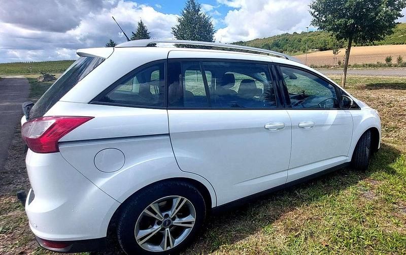 Gebraucht Ford Grand C-Max Trend 150 PS (110 kW) 2015 Weiß Van / Kleinbus