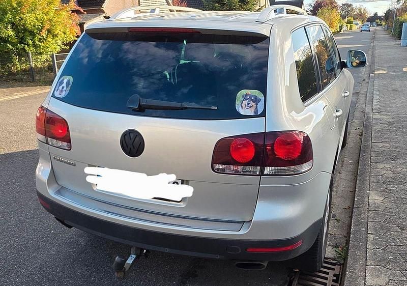 Silber Gebraucht 2007 VW Touareg Individual SUV | 5.900 € (Superpreis) - Bild 1/4