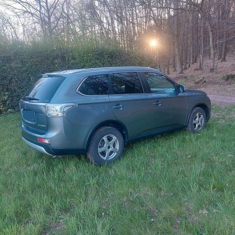 Gebraucht Mitsubishi Outlander Classic Collection Plus 150 PS (110 kW) 2015 SUV