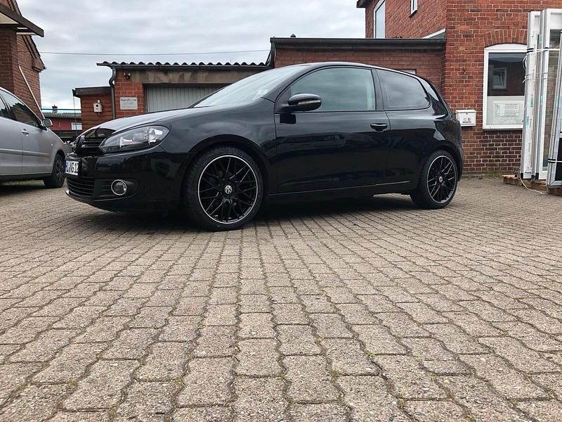 Schwarz Gebraucht 2012 VW Golf VI Kleinwagen | 6.000 € (Fairer Preis) - Bild 1/4
