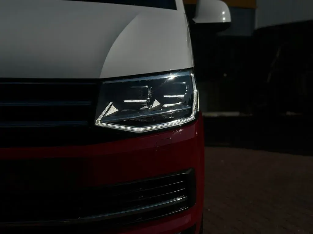 Gebraucht VW Multivan 150 PS (110 kW) 2016 Rot Van / Kleinbus