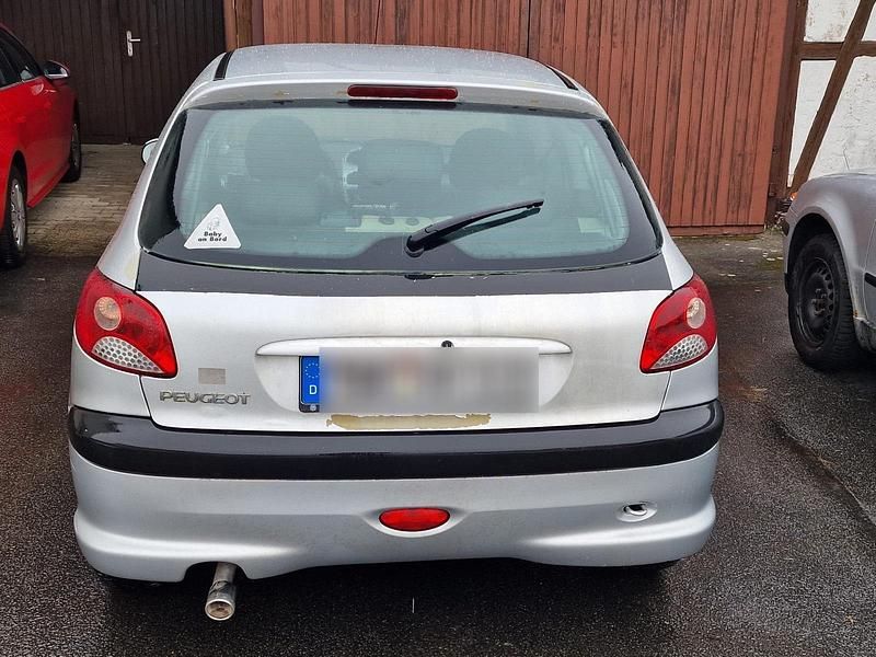 Gebraucht Peugeot 206 60 PS (44 kW) 2005 Grau Kleinwagen