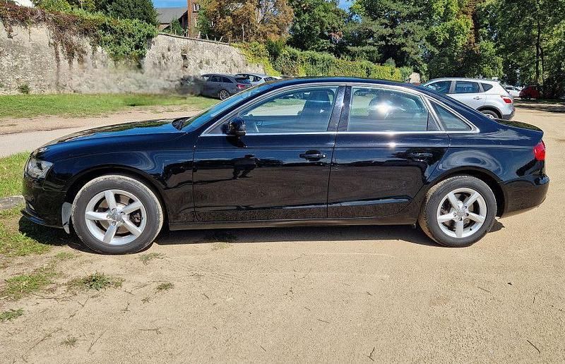 Schwarz Gebraucht 2015 Audi A4 Ambiente Limousine | 14.300 € (Fairer Preis) - Bild 1/4