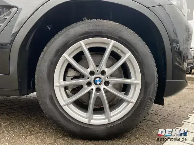 Gebraucht BMW X3 Advantage 190 PS (139 kW) 2021 Black sapphire metallic (metallic) SUV