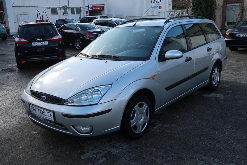 Usado Ford Focus 101 HP (74 kW) 2003 Prateado Carrinha