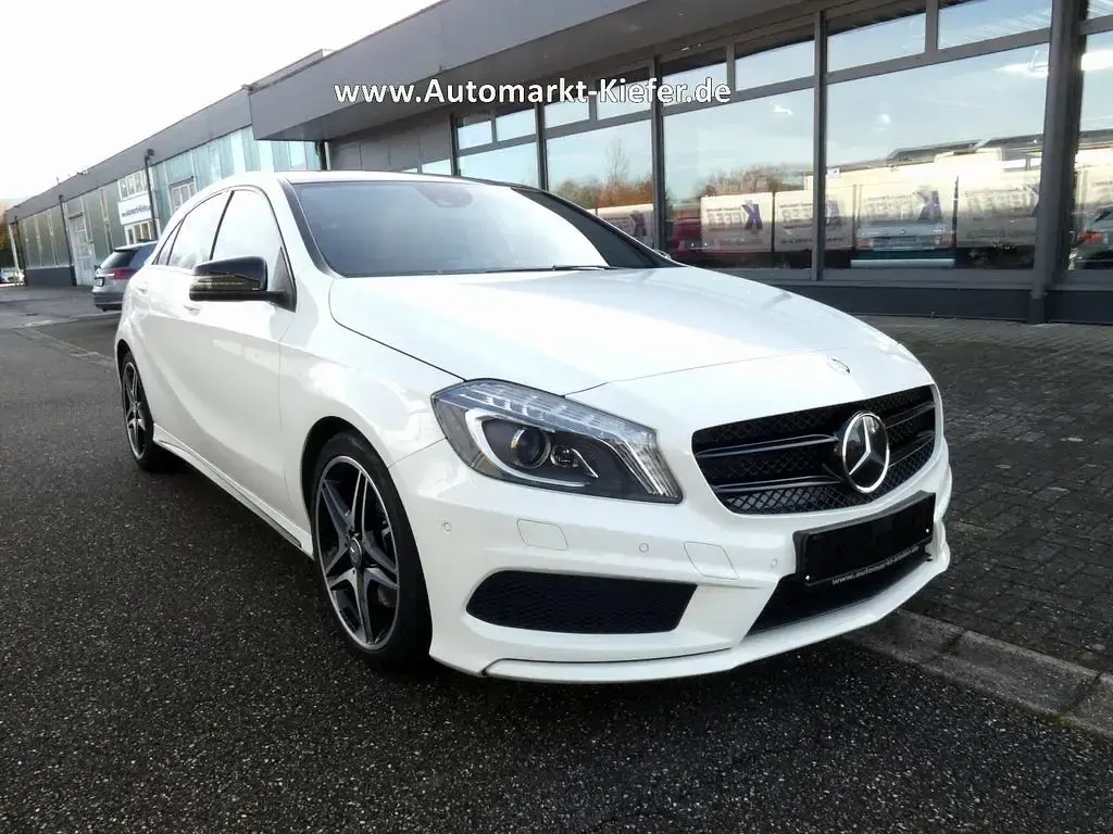 Gebraucht Mercedes A220 AMG 170 PS (125 kW) 2015 Weiß Kleinwagen