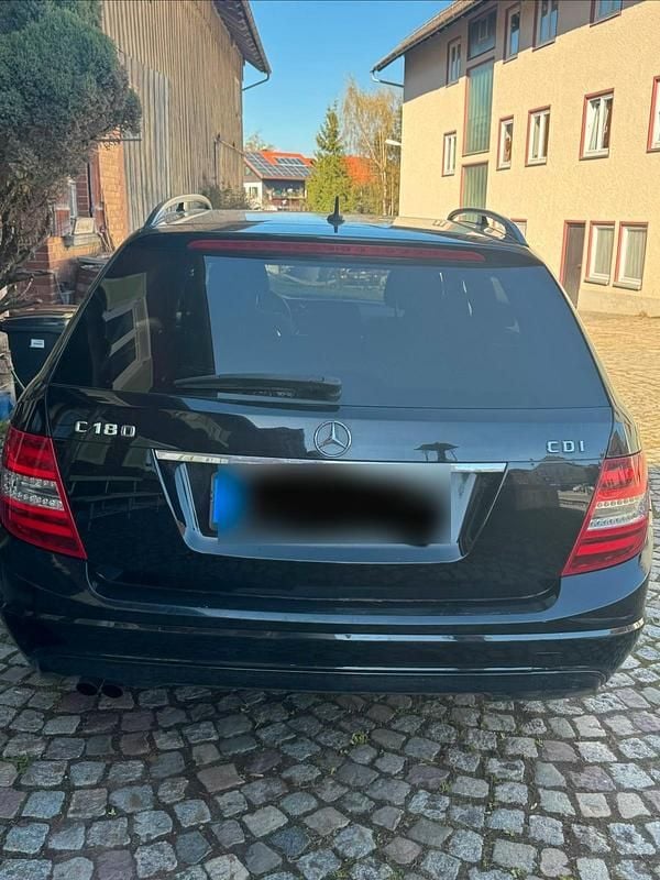 Gebraucht Mercedes C180 120 PS (88 kW) 2012 Schwarz Kombi