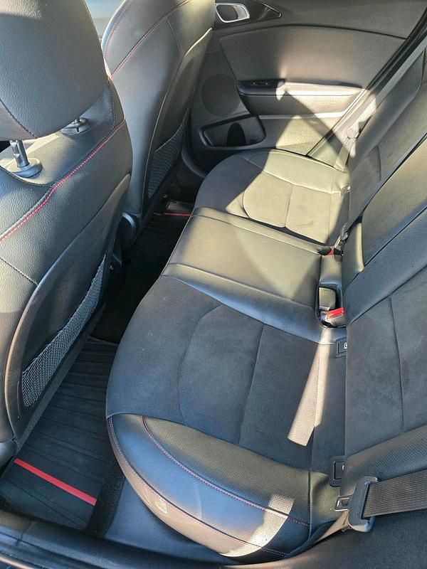 Gebraucht Kia ProCeed GT 204 PS (150 kW) 2023 Schwarz Kombi