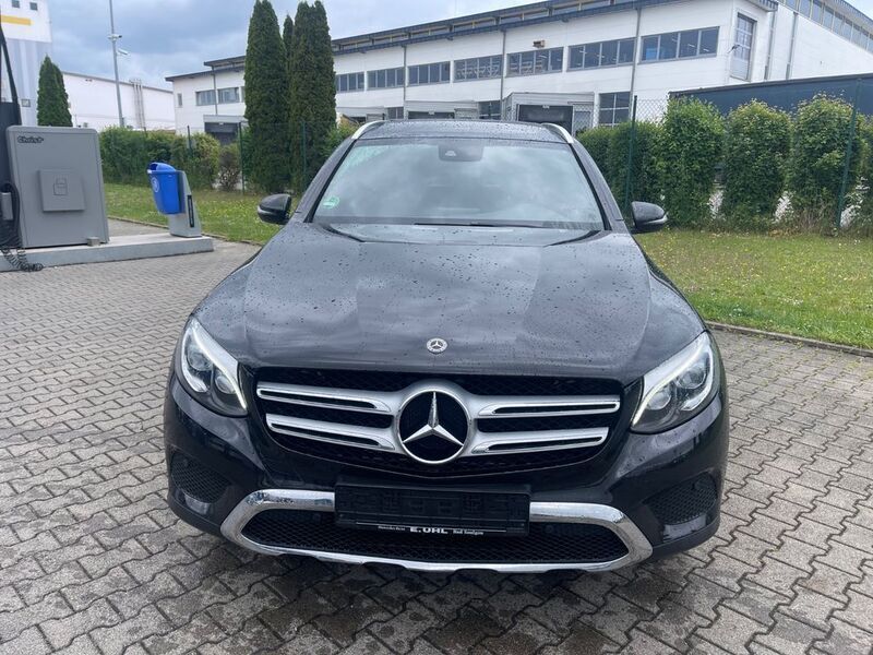 Schwarz Gebraucht 2018 Mercedes GLC220 AMG line SUV | 29.999 € (Fairer Preis) - Bild 1/4