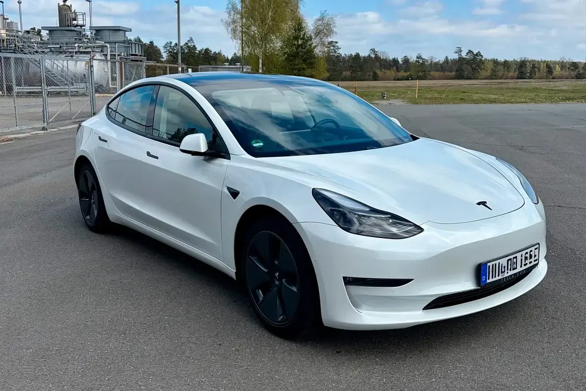 Käytetty Tesla Model 3 324 kW (441 HP) 2021 Valkoinen Sedan