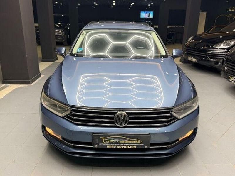 Gebraucht VW Passat Comfortline 150 PS (110 kW) 2015 Blau Kombi