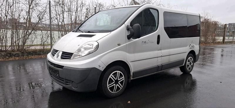 Weiß Gebraucht 2009 Renault Trafic Van / Kleinbus | 3.350 € (Superpreis) - Bild 1/4
