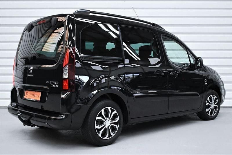 Gebraucht Peugeot Partner Tepee Allure 110 PS (80 kW) 2018 Schwarz Van / Kleinbus