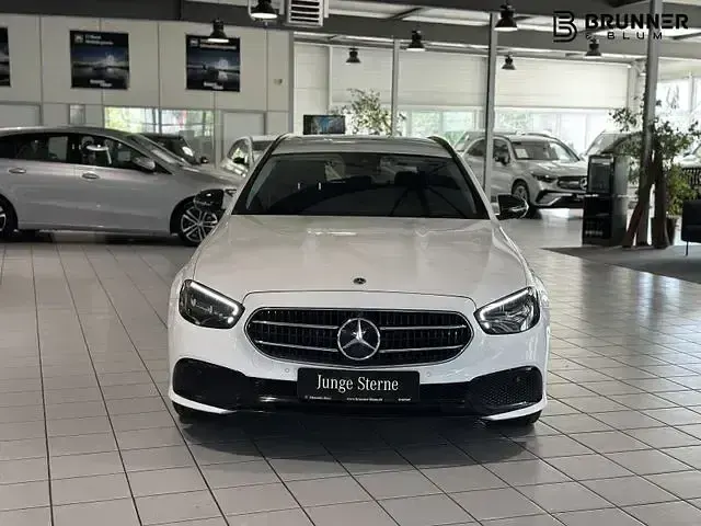 Gebraucht Mercedes E200 Avantgarde 197 PS (144 kW) 2022 Polarweiß uni Kombi