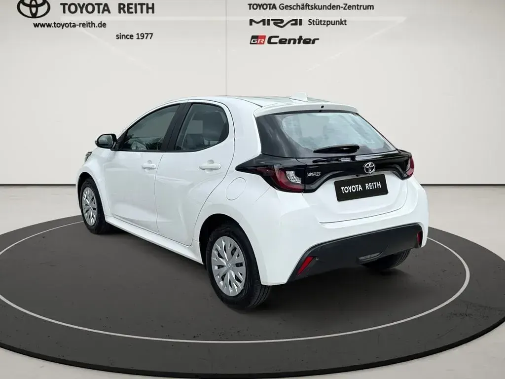 Gebraucht Toyota Yaris Comfort 72 PS (52 kW) 2022 Schneeweiß Kleinwagen