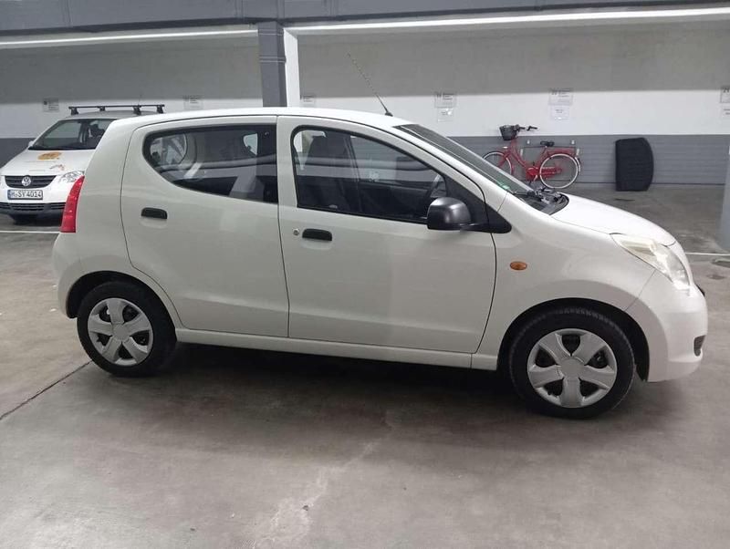 Gebraucht Suzuki Alto 68 PS (50 kW) 2010 Weiß Kleinwagen