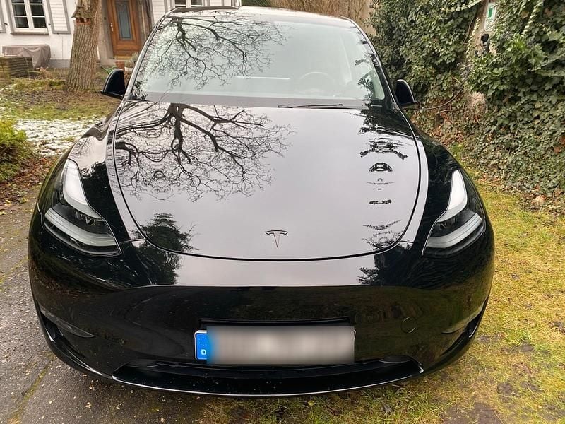 Schwarz Gebraucht 2022 Tesla Model Y Performance SUV | 37.400 € (Fairer Preis) - Bild 1/4