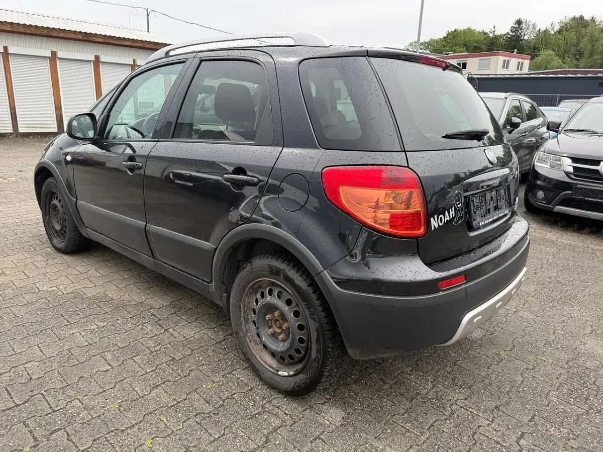 Gebraucht Fiat Sedici Dynamic 120 PS (88 kW) 2012 Schwarz SUV