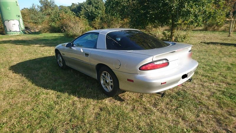 Gebraucht Chevrolet Camaro 269 PS (197 kW) 1996 Silber Coupé
