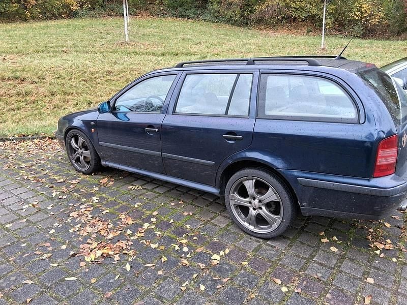Blau Gebraucht 1999 Skoda Octavia Kombi | 650 € (Guter Preis) - Bild 1/4