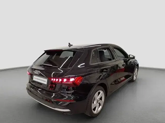 Gebraucht Audi A3 Comfort 116 PS (85 kW) 2025 Mythosschwarz metallic Limousine