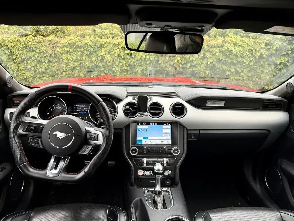 Gebraucht Ford Mustang GT Convertible 421 PS (309 kW) 2017 Rot Cabrio