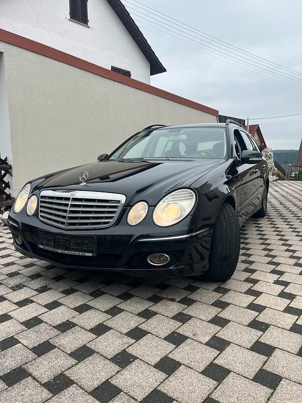Gebraucht Mercedes E220 170 PS (125 kW) 2008 Schwarz Kombi