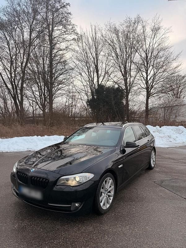 Gebraucht BMW 530 245 PS (180 kW) 2011 Schwarz Kombi