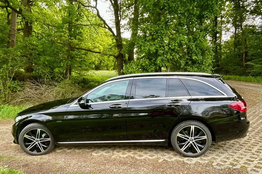 Gebraucht Mercedes C300e 320 PS (235 kW) 2020 Schwarz Limousine