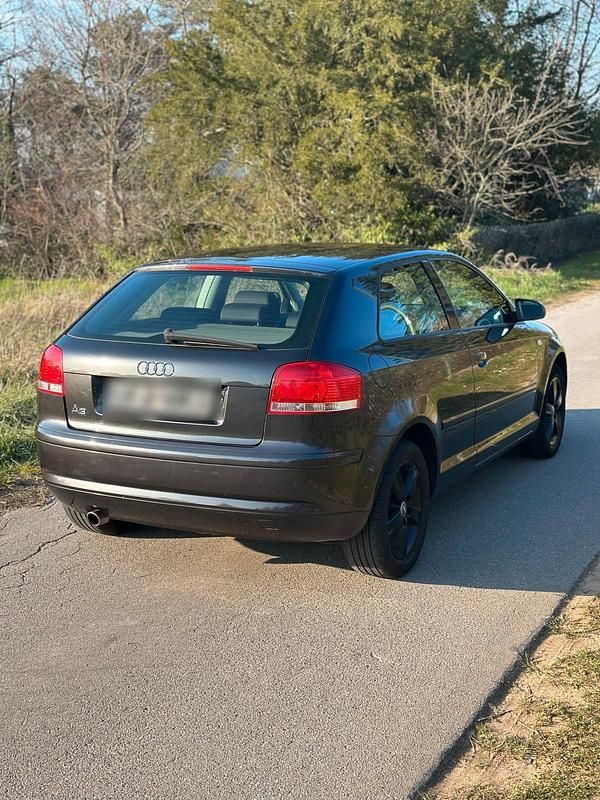 Gebraucht Audi Coupé 116 PS (85 kW) 2005 Grau Coupé