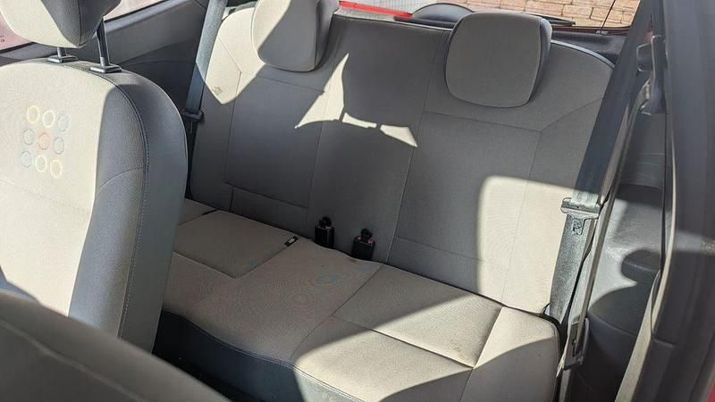 Gebraucht Renault Twingo 58 PS (42 kW) 2010 Rot Kleinwagen