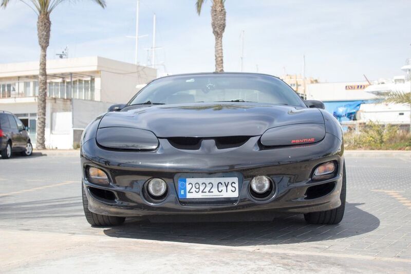 Schwarz Gebraucht 1999 Pontiac Trans Am | 19.900 € - Bild 1/4