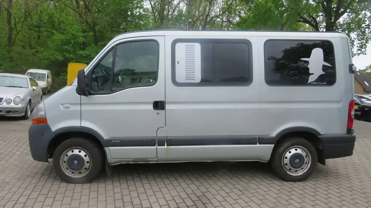 Gebraucht Renault Master 114 PS (83 kW) 2005 Silber Van / Kleinbus
